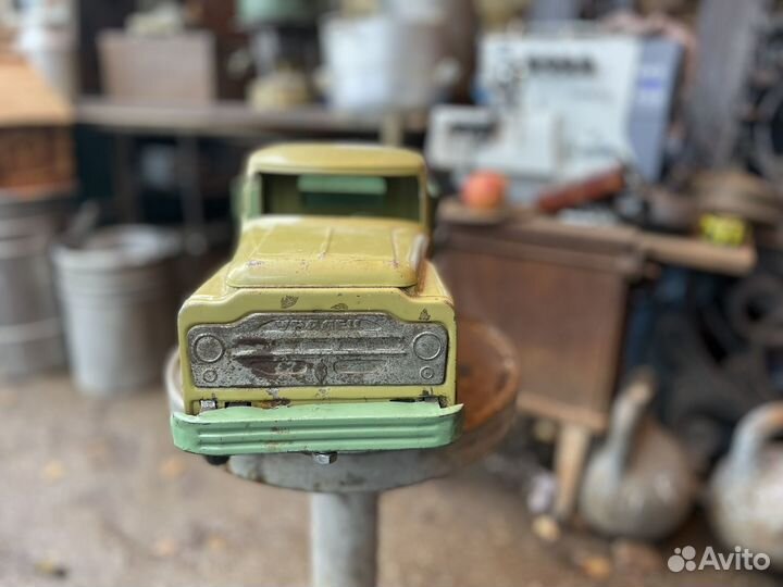 Модель грузовика уралец