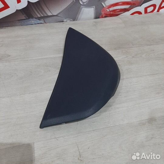 Накладка на торпедо передняя правая Hyundai