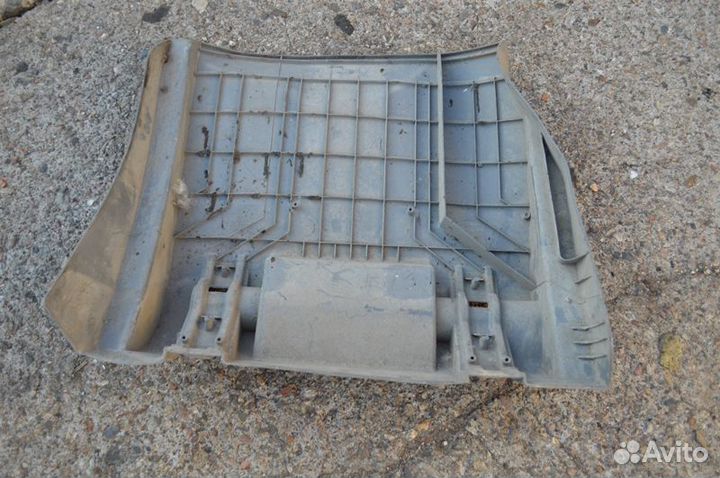 Крыло ведущего моста, переднее правое mercedes-ben