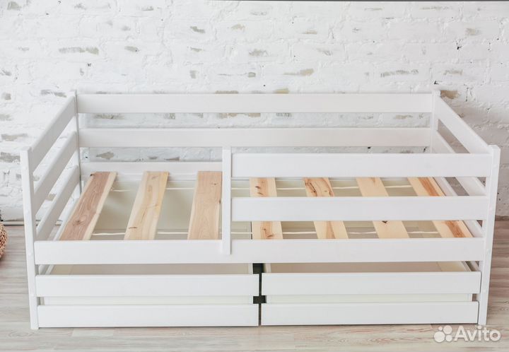 Детская кровать из массива березы