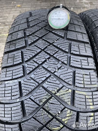 Pirelli Ice Zero FR 225/65 R17