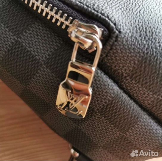 Мужская сумка-слинг Louis Vuitton