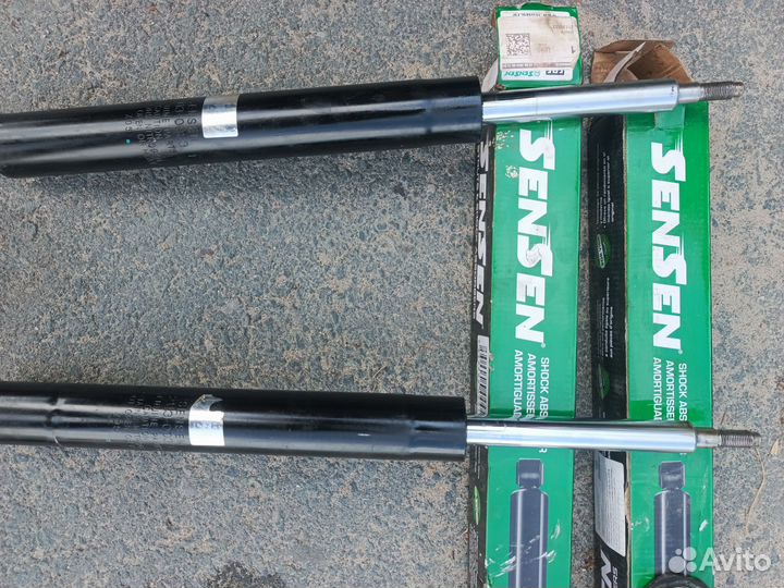 Стойки для Нексии почти новые