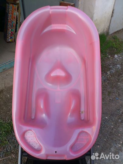 Детские ванночки анатомической формы белая и розов