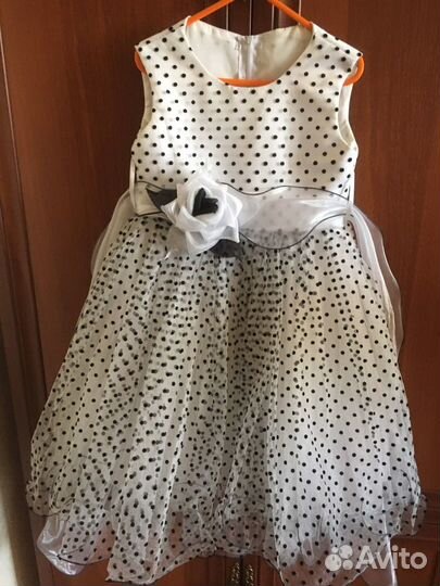 Продам 3 платья на девочку. Торг