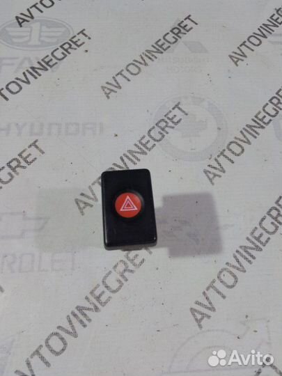 Кнопка аварийной сигнализации Renault Logan 1