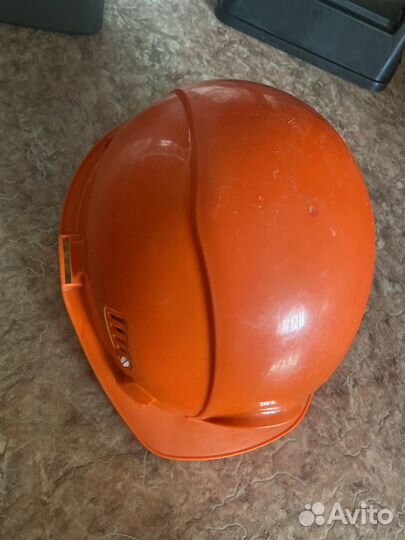 Каска строительная бу