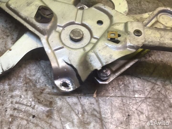 Электростеклоподъемник передний левый bmw е36