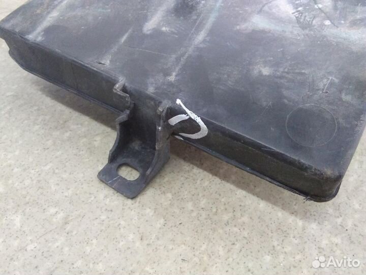 Крепление акб (корпус подставка) Mitsubishi Outlan