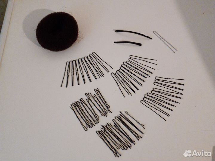 Заколки в кулю, невидимки, бублик