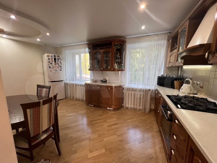 3-к. квартира, 76 м², 3/6 эт.