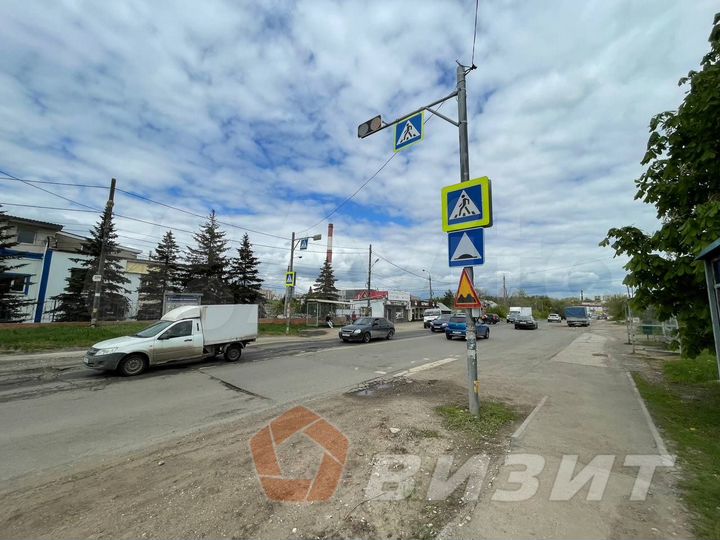 Торговое помещение рядом с Магнитом