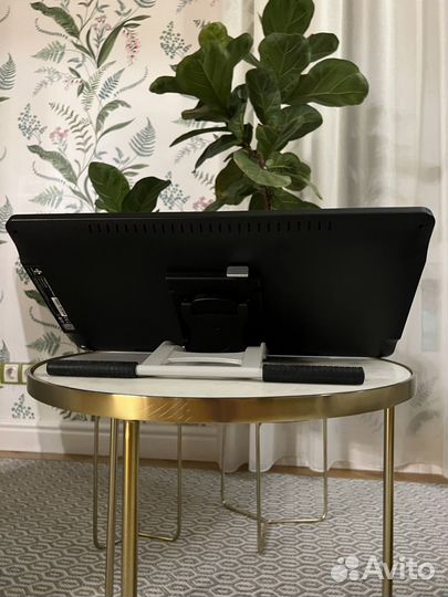 Графический планшет с экраном