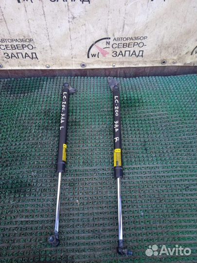 Амортизатор багажника правый Toyota Land Cruiser