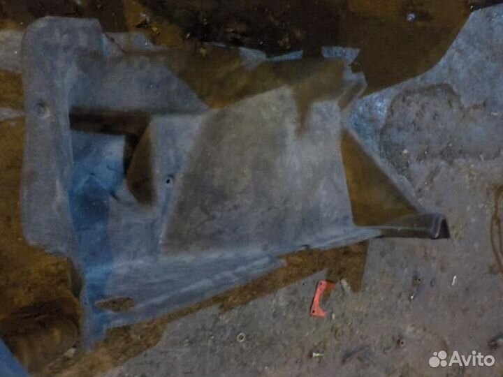 Обшивка багажника honda civic 4D