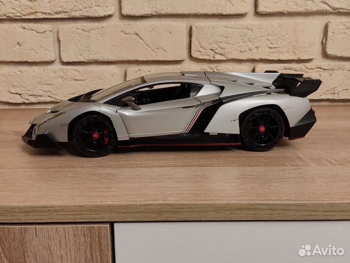 Радиоуправляемая модель Lamborghini Veneno