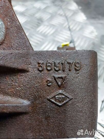 Кронштейн кпп Citroen C5 1 363179