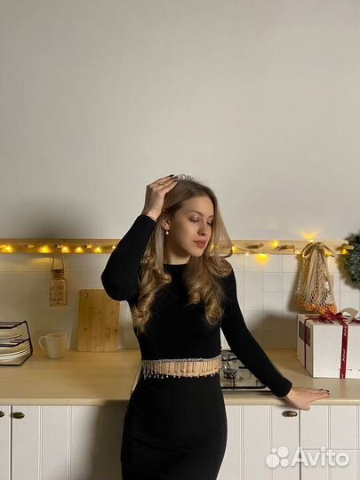 Черный топ с длинным рукавом