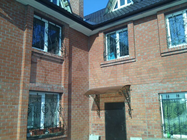 Коттедж 310 м² на участке 7 сот.