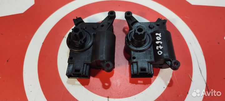 5Q0907511L Моторчик заслонки отопителя vag