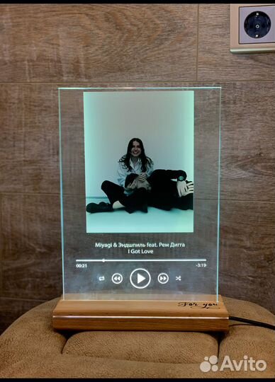 Портрет на стекле