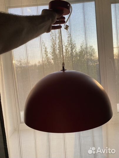 Люстра красная