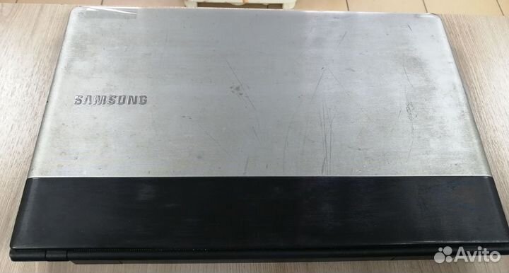 Ноутбук Samsung NP300E5A