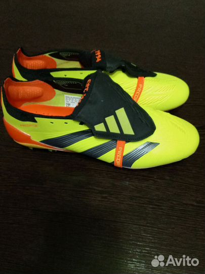 Футбольные бутсы adidas predator