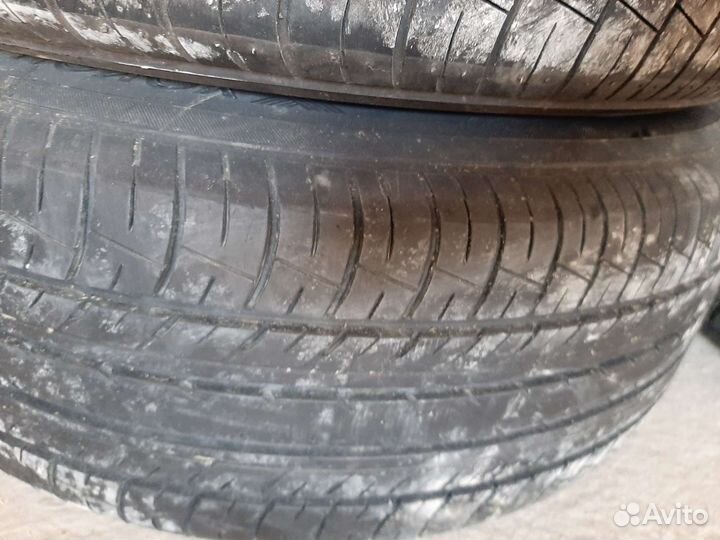 R17 Yokohama BluEarth E70 215/55, PCD 5x114.3 DIA 52