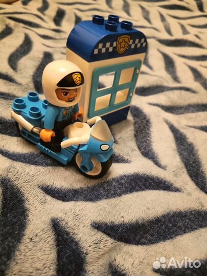 Лего дупло полицейский участок