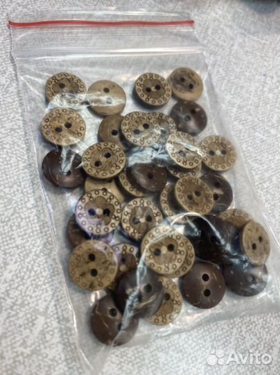 Пуговицы