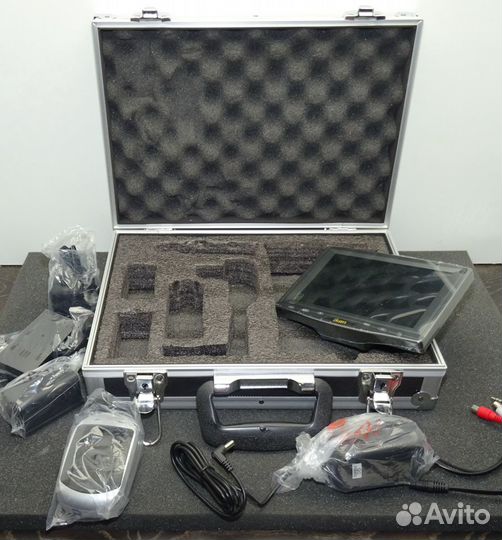 Накамерный монитор Ikan VL7-DK-C