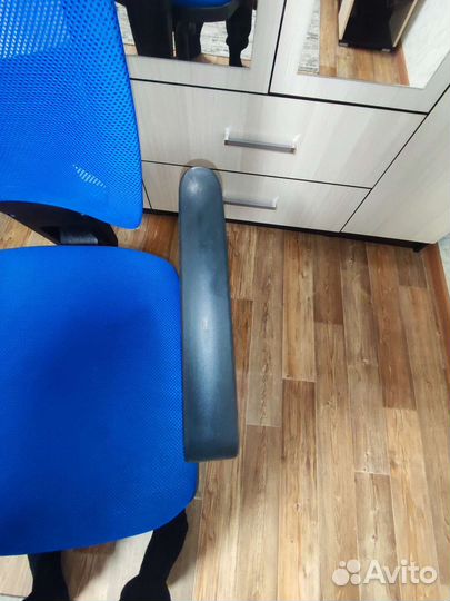 Компьютерное кресло руководителя в отличном сост