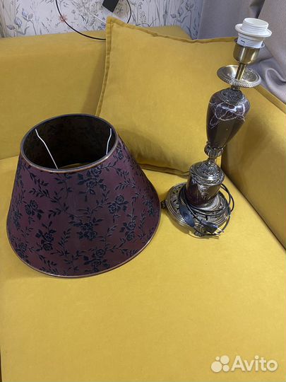 Лампа настольная с каменным основанием