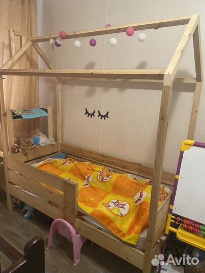 Детская кровать домик