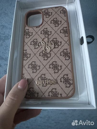 Чехол на iPhone 11 guess