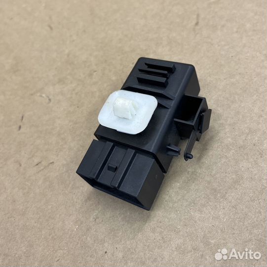 Блок управления обогревов сидений Шкода Рапид 1