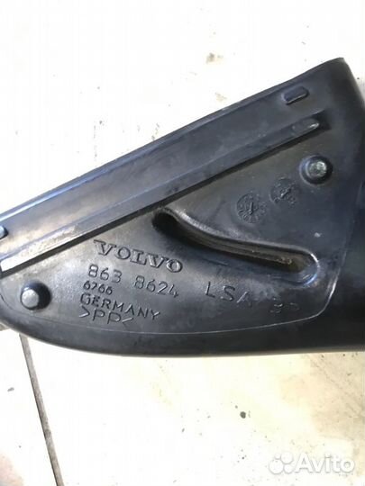 Воздухозаборник Volvo Xc70