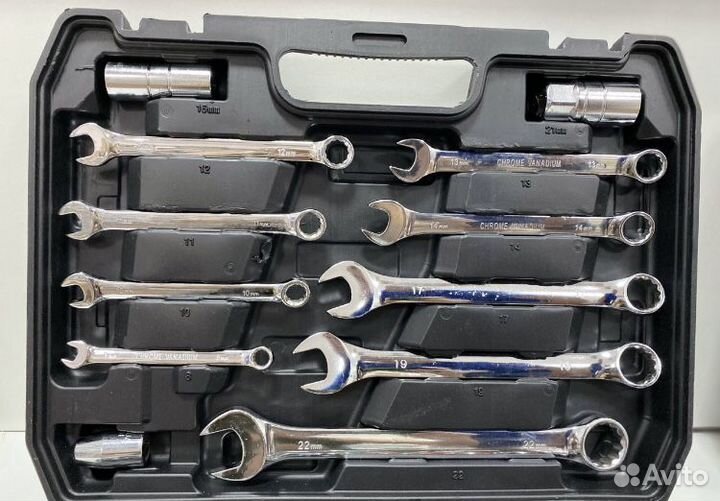 Набор инструментов для авто 82 предмета (новый)