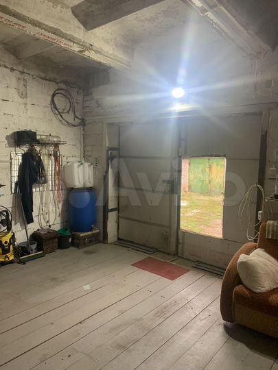 Гараж, > 30 м²