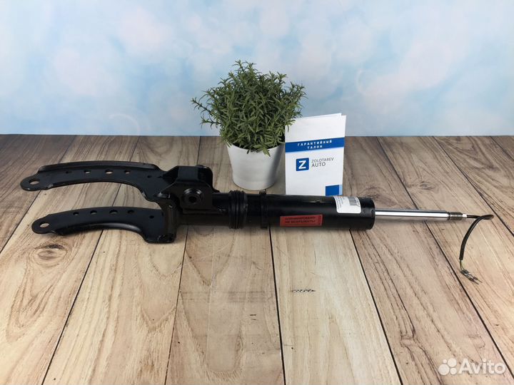 Амортизатор передний левый для Touareg II NF