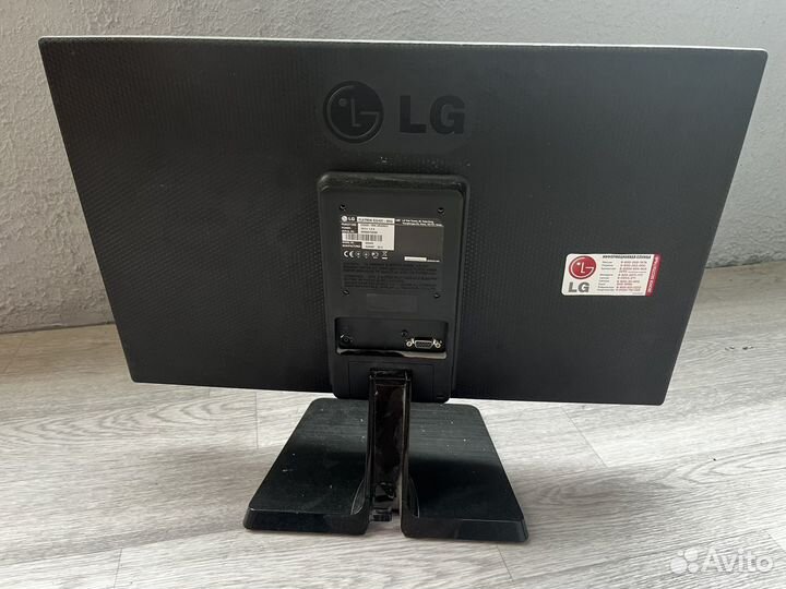 Широкоформатный Монитор LG flatron 2242c