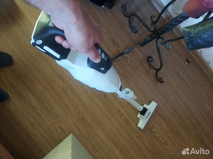 Пылесос Makita XGT 40V CL001GZ11