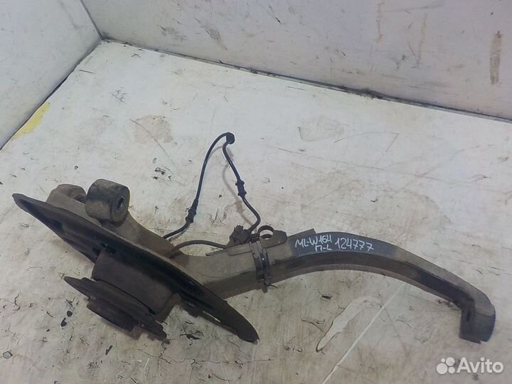 Кулак поворотный передний левый Mersedes ML W164