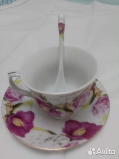 Фарфоровые Чашка с ложкой