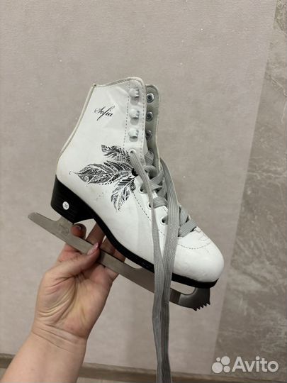 Коньки размер 35