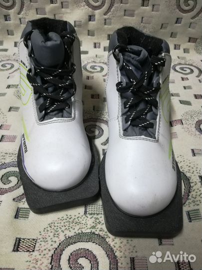 Лыжные ботинки