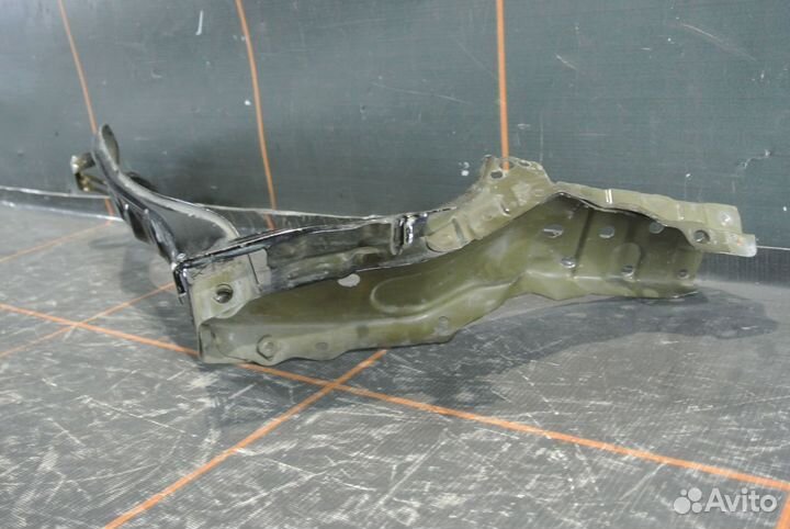 Кронштейн фары левой - Toyota Camry V50 V55