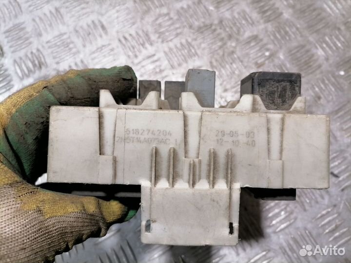 Блок предохранителей салонный Ford Focus 1998-2005