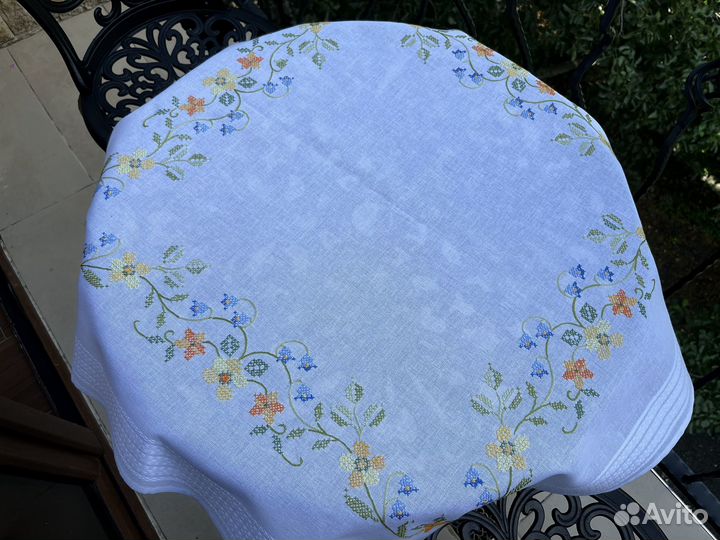 Скатерть вышитая